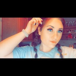 Meet your Posher, Cortney